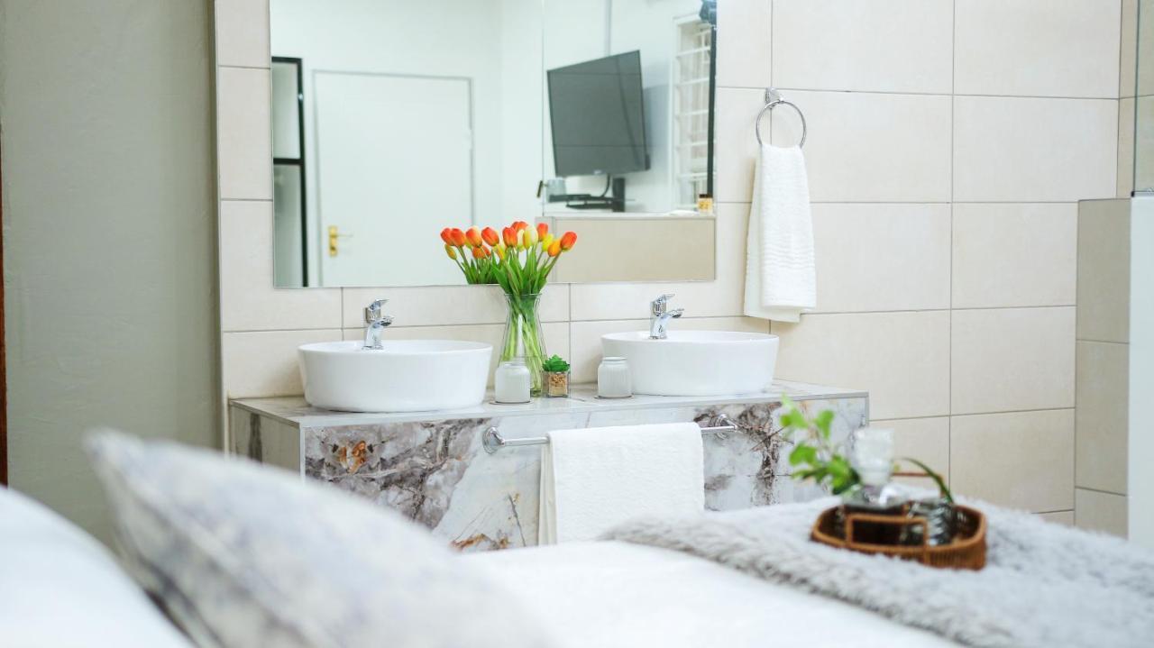 Jose Guesthouse Kempton Park Bagian luar foto